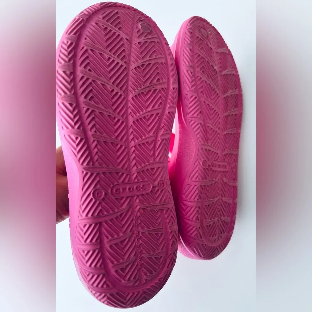 Crocs girls pink swiftwater sandals 12